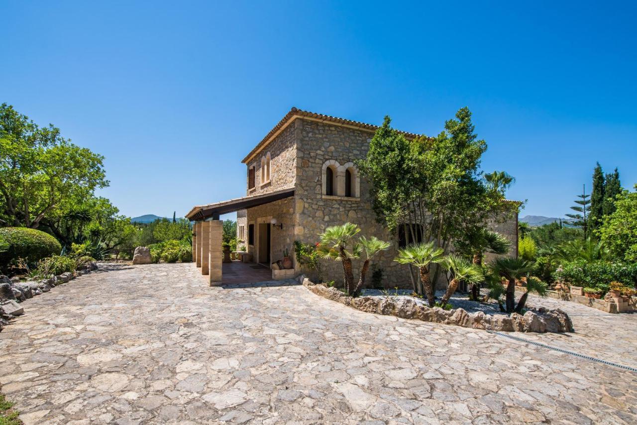 Es Garrovers Villa